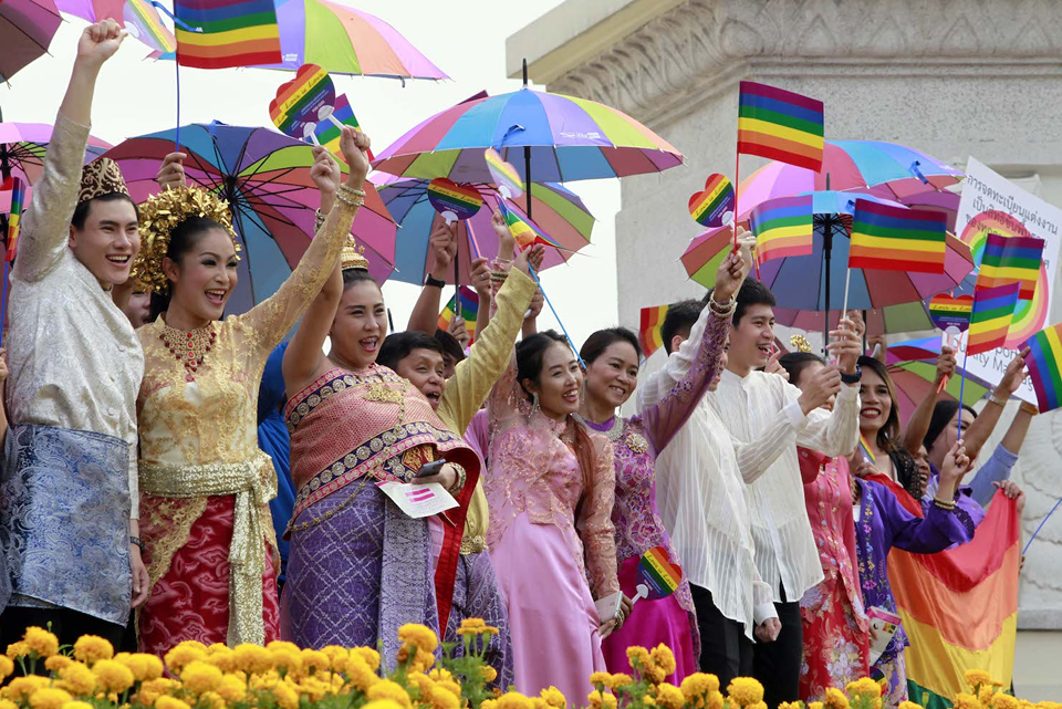 2020年7月、タイでは同性カップルの結婚を事実上認める、「市民パートナーシップ法案」を承認した。